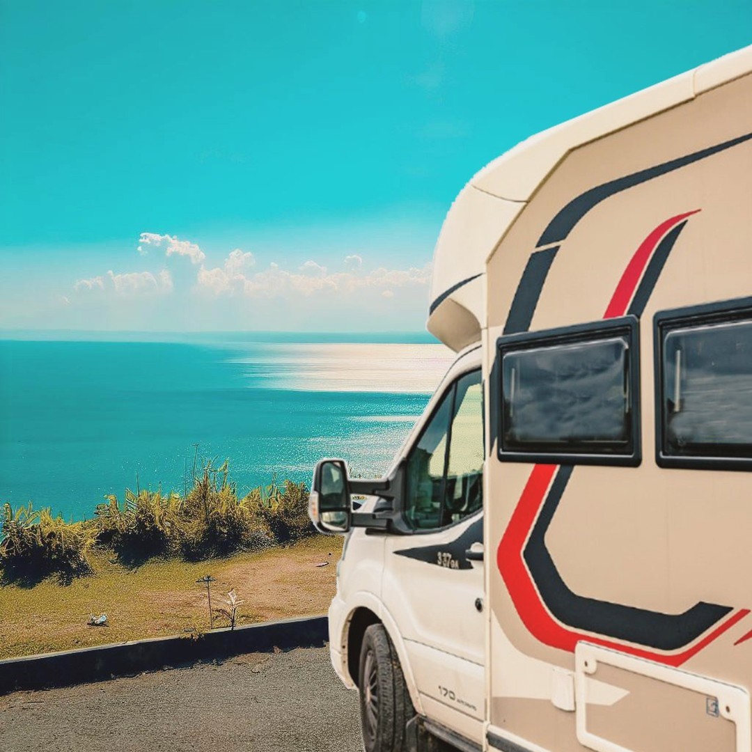 Vous rêvez de partir en vacances au volant d’un camping-car confortable et moderne ?

Chez Hertz Trois Soleils, nous vous proposons une large gamme de véhicules à louer, pour tous les goûts et tous les budgets ! 🚐🌞 Que vous soyez en famille, entre amis ou en amoureux, vous trouverez le camping-car idéal pour votre séjour. Nos véhicules sont équipés de tout le nécessaire pour vous garantir une expérience de voyage inoubliable. 😊 

Imaginez-vous vous réveiller avec cette vue imprenable sur le ciel bleu et la mer. N’avez-vous pas envie de vous évader ? 😍 N’attendez plus et réservez dès maintenant votre camping-car chez Hertz Trois Soleils ! 
Plus d'infos sur notre site http://bit.ly/33ZcBdI

#hertz #troissoleils #campingcar #location #locationcampingcar #motorhome #motorhometrip #roadtripeurope #campervan #camper #camperlife #camperlifestyle #campingcarlife #evasion #convivialité #vacances #vanlife #vanlifefrance #roadtrip #escapade #voyage #roadvan #liberte #aventure #photooftheday #mer #soleil #bonheur